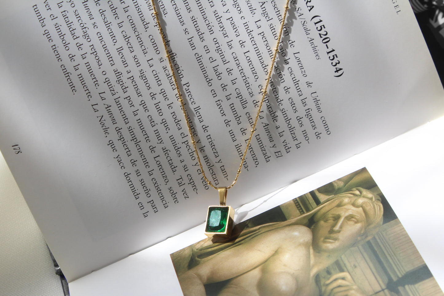 Collar Atenas